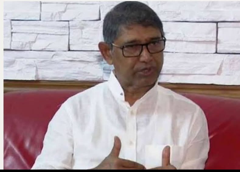 বিএনপির  ভাইস চেয়ারম্যান আহমেদ আযম নিজেকে মুক্তিযোদ্ধা পরিচয় দিয়ে আলোচনায়