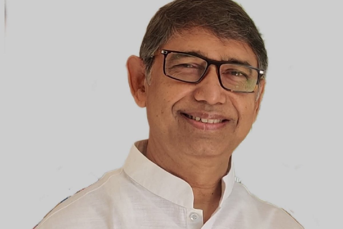 টাঙ্গাইল-৮ আসনে বিএনপি প্রার্থী আহমেদ আযম খানসহ দু’জনের বিরুদ্ধে আচরণবিধি লঙ্ঘনের অভিযোগ, কারণ দর্শানোর নোটিশ