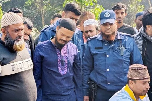 টাঙ্গাইলের মির্জাপুরে প্যারোলে মুক্তি পেয়ে বাবার জানাজায় অংশ নিলেন ছাত্রলীগের সাবেক নেতা রিয়াদ খান