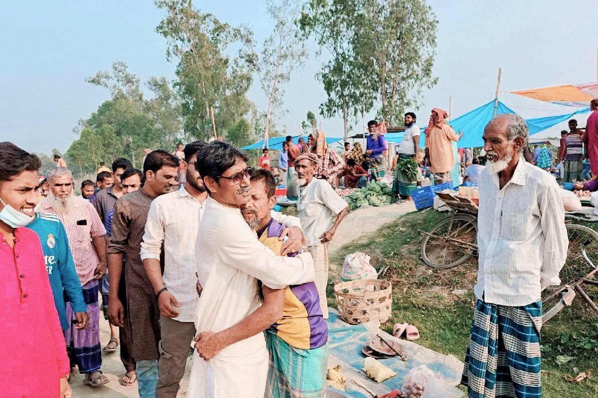 টাঙ্গাইল-৫ (সদর) আসনে নির্বাচন-পরবর্তী গণসংযোগে ব্যস্ত অ্যাডভোকেট ফরহাদ ইকবাল